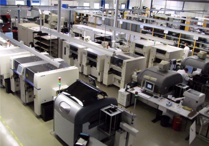 Blick in die SMT-Fertigung von A+B Electronic