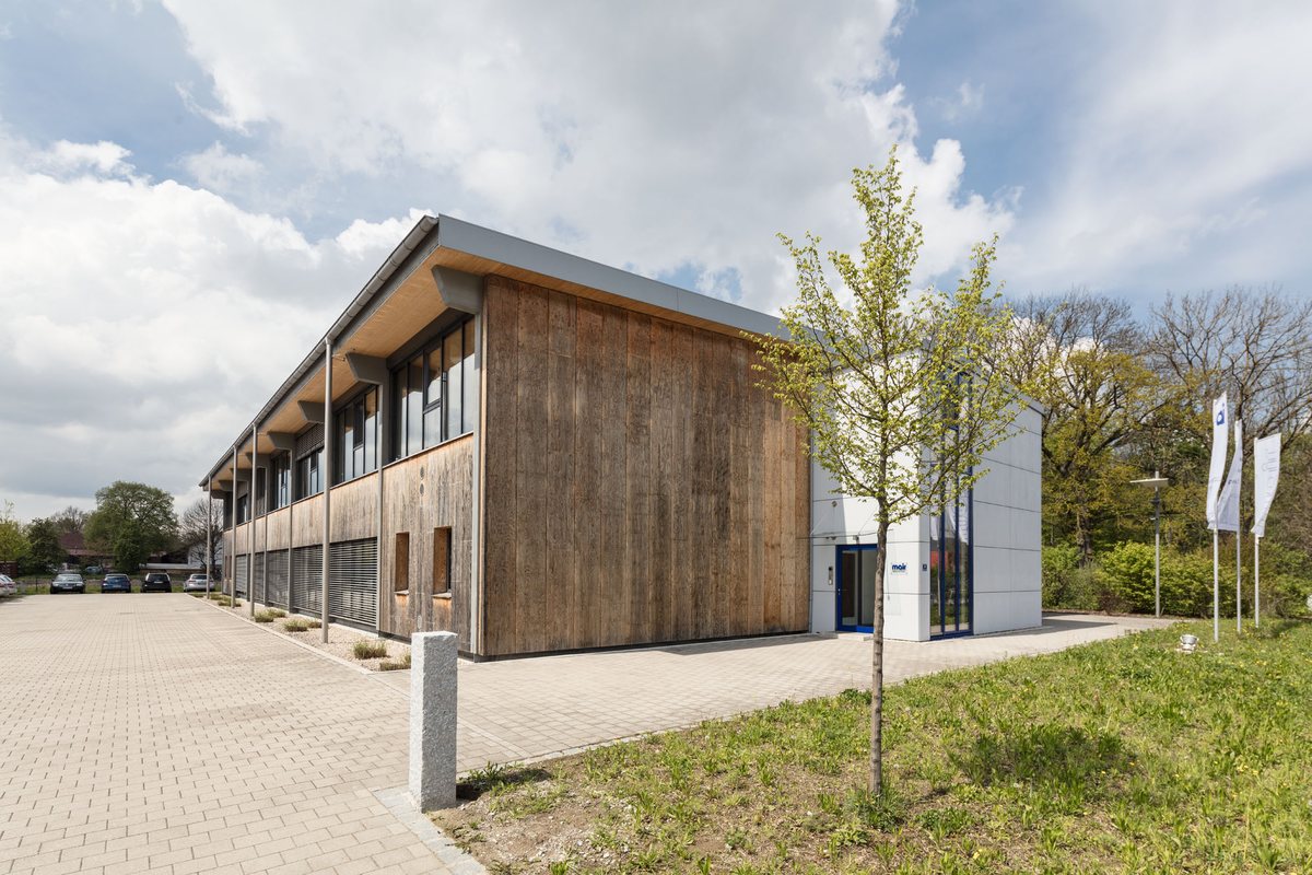 Firmengebäude von Mair Elektronik in Schwaig