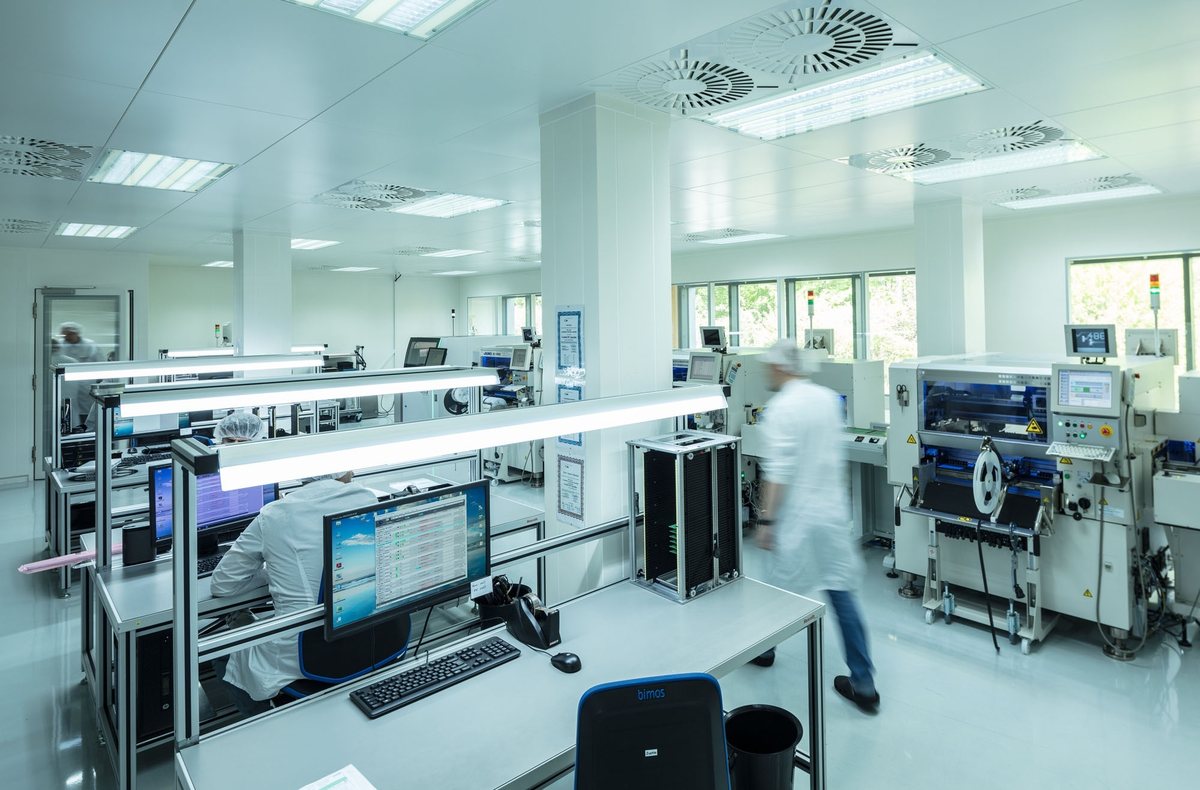Blick in die Fertigung von Mair Elektronik